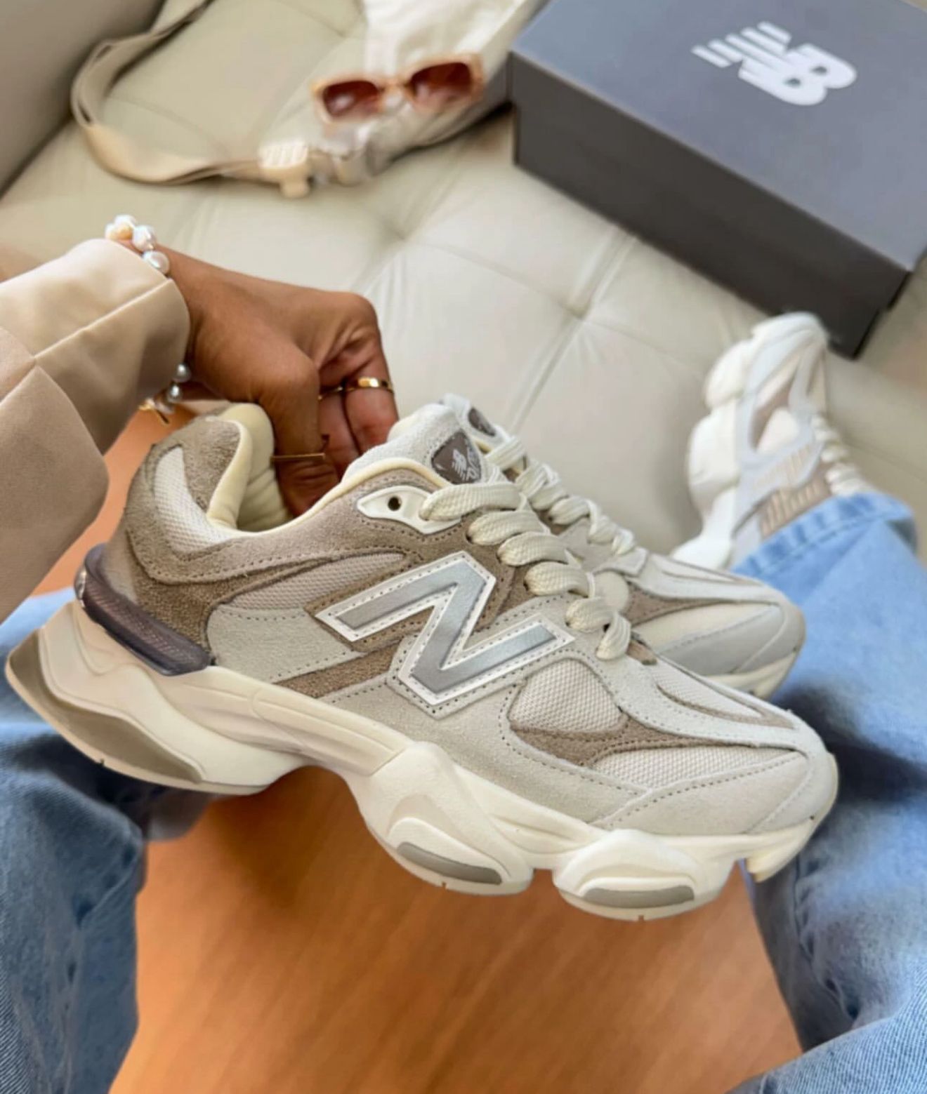 New Balance 9060 Couro bege/cinza